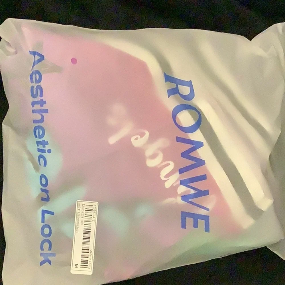 ROMWE - Picture 2 of 2